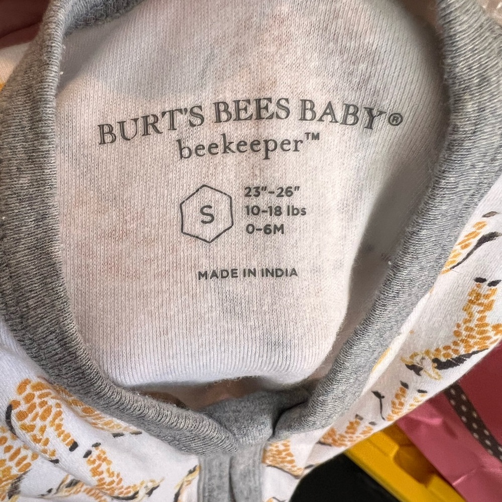 Burt's Bees Baby White and Gray Giraffe Sleep Sack - Picture 3 of 3